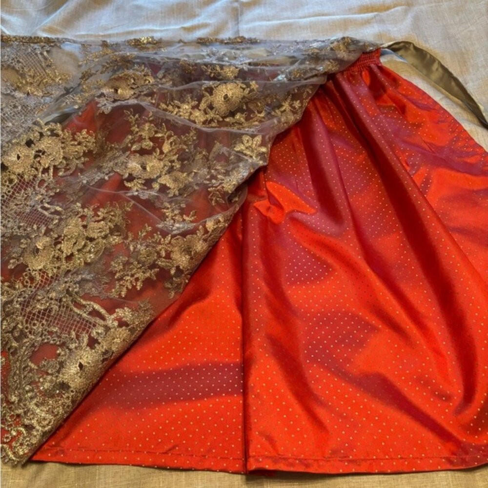 Red Bergfeuer Stockerpoint Dirndl - Picture 8 of 13